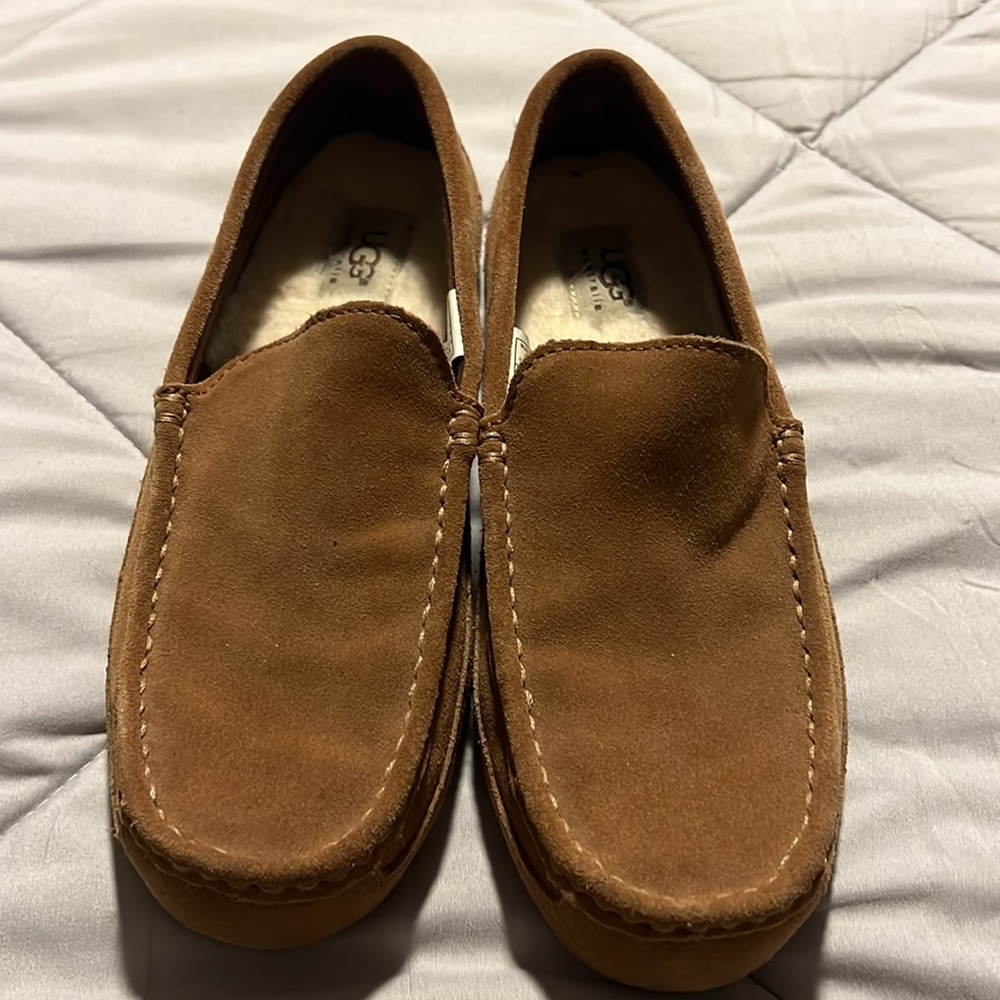 Tan Ugg Slippers
